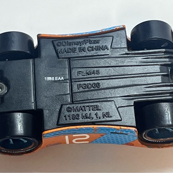 disney pixar cars ryan inside laney next gen piston cup racers blinkr sponsor - Picture 7 of 7